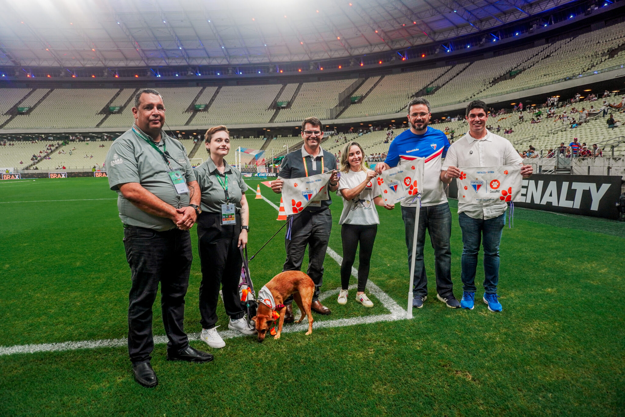 Evento de adoção responsável na Arena Castelão, em Fortaleza