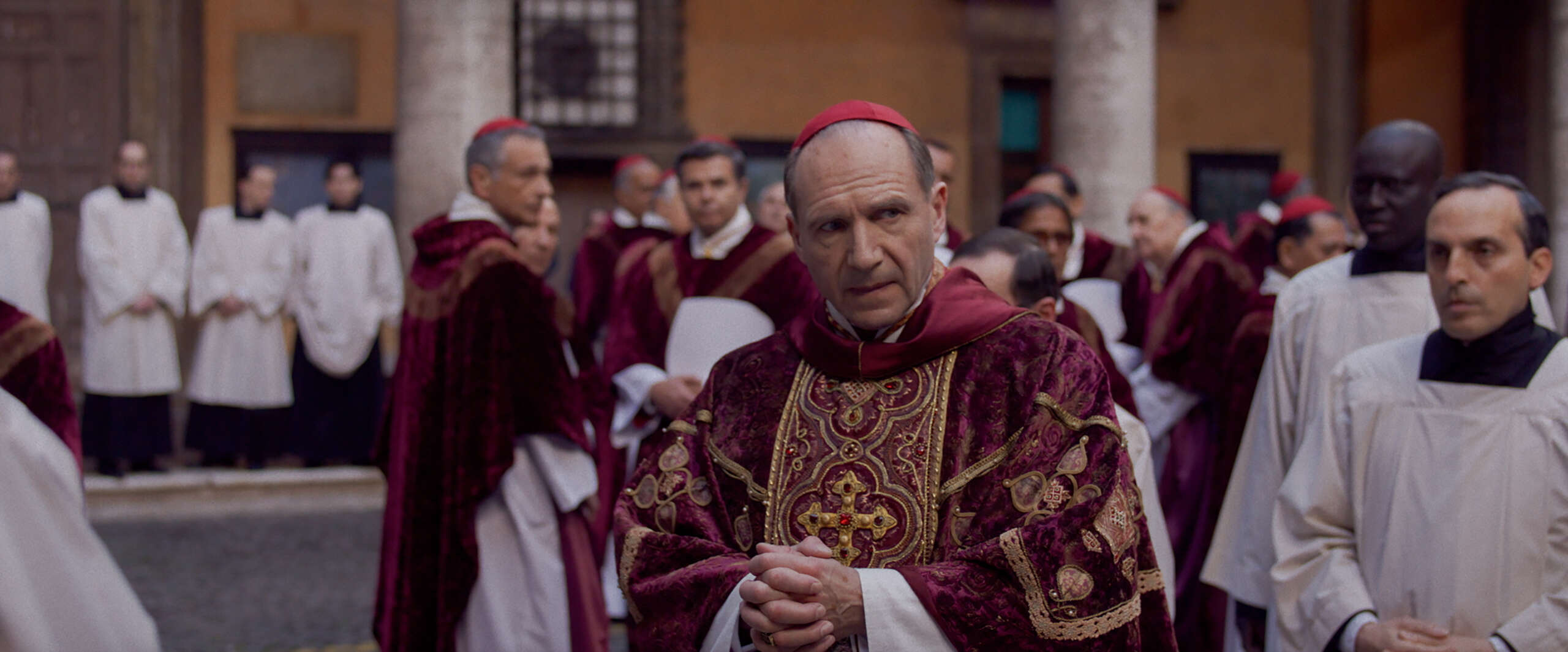 Cena do filme Conclave, de 2024