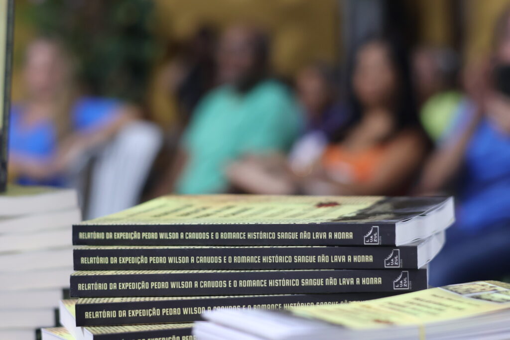 Lançamento de livro na Casa Antônio Conselheiro, em Fortaleza