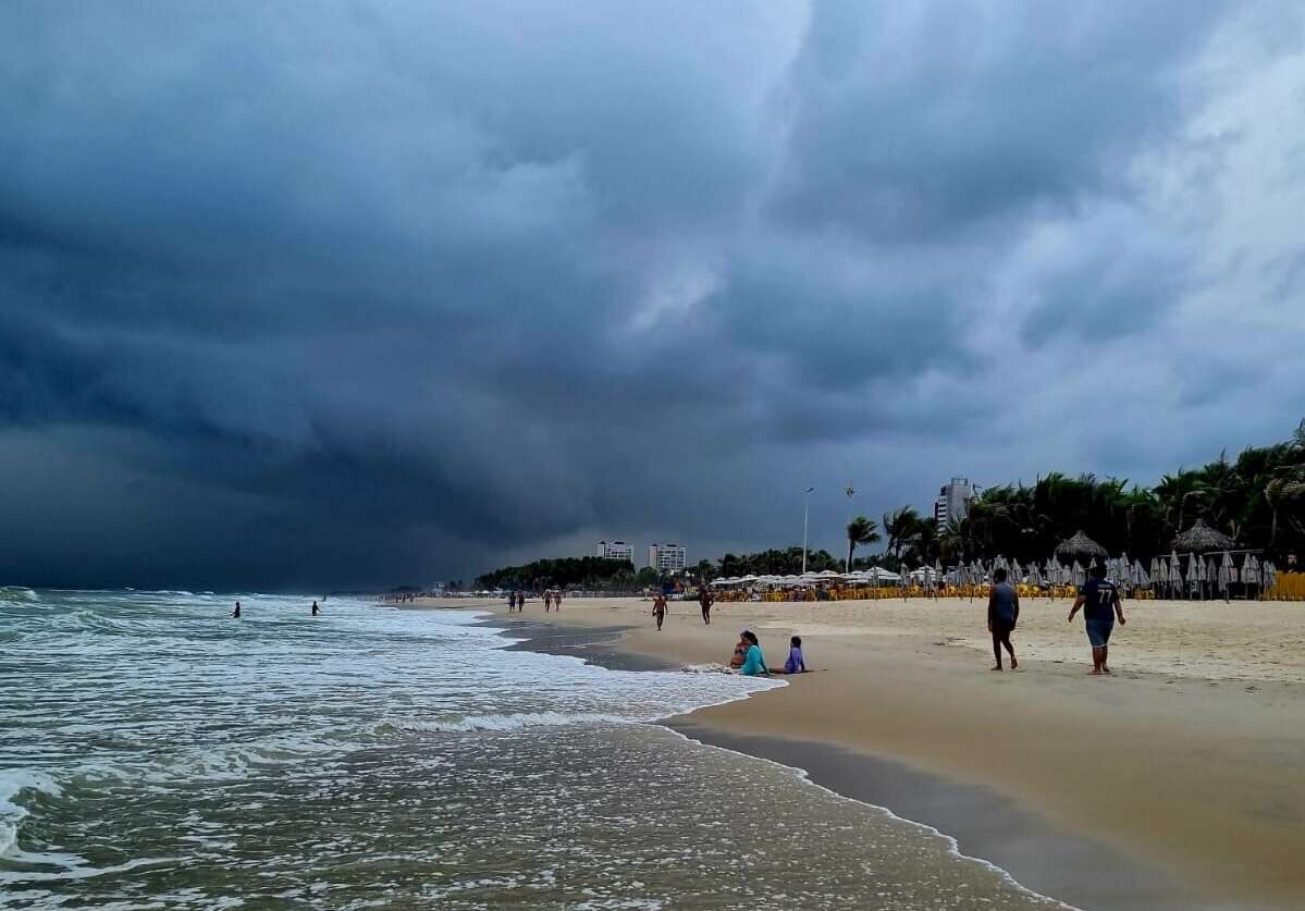 Foto de praia nublada no Ceará