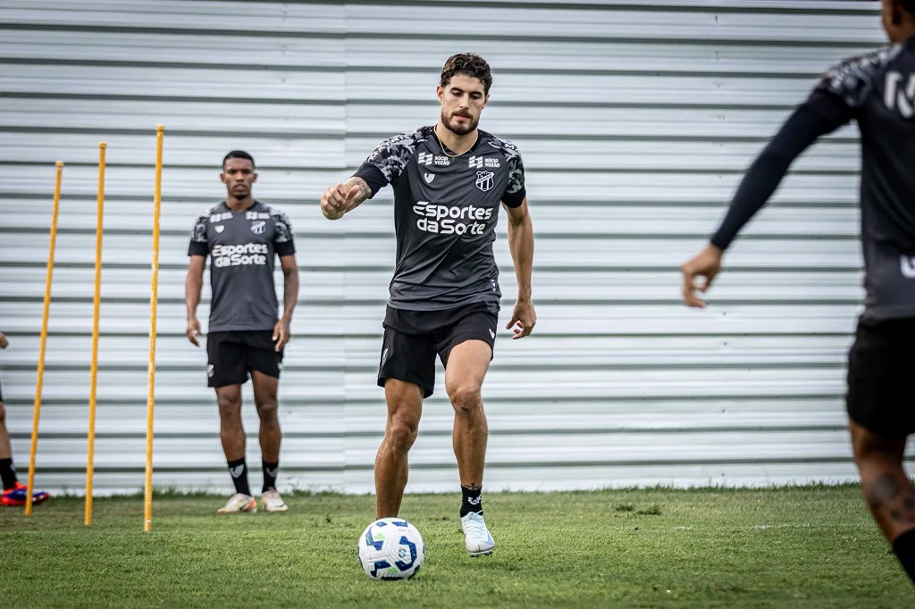 Equipe do Ceará treinando