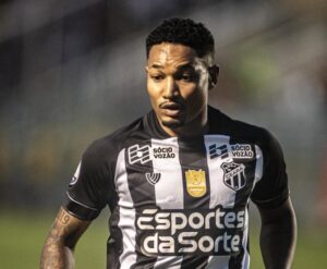 Fernandinho, atacante do Ceará