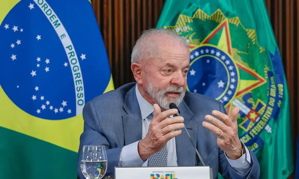Lula participa de cúpula no Chile