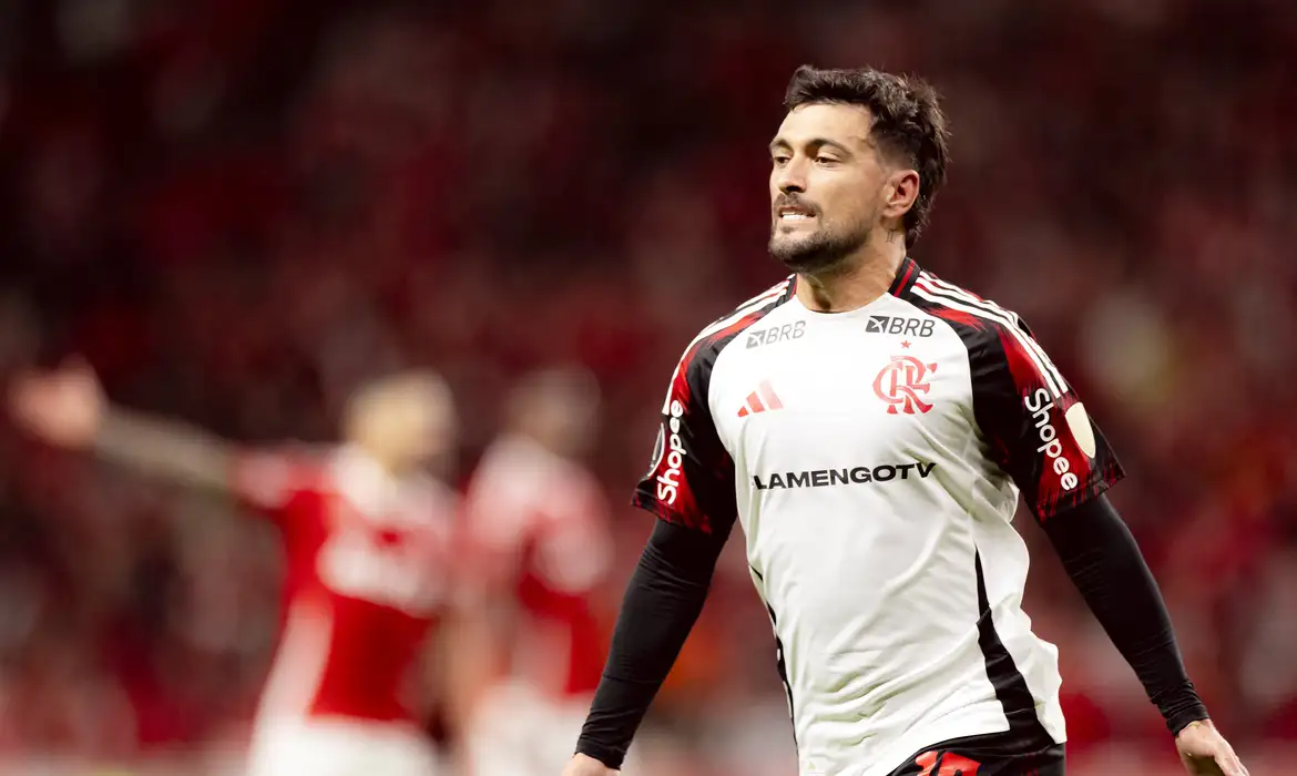 Flamengo avança às quartas da Libertadores