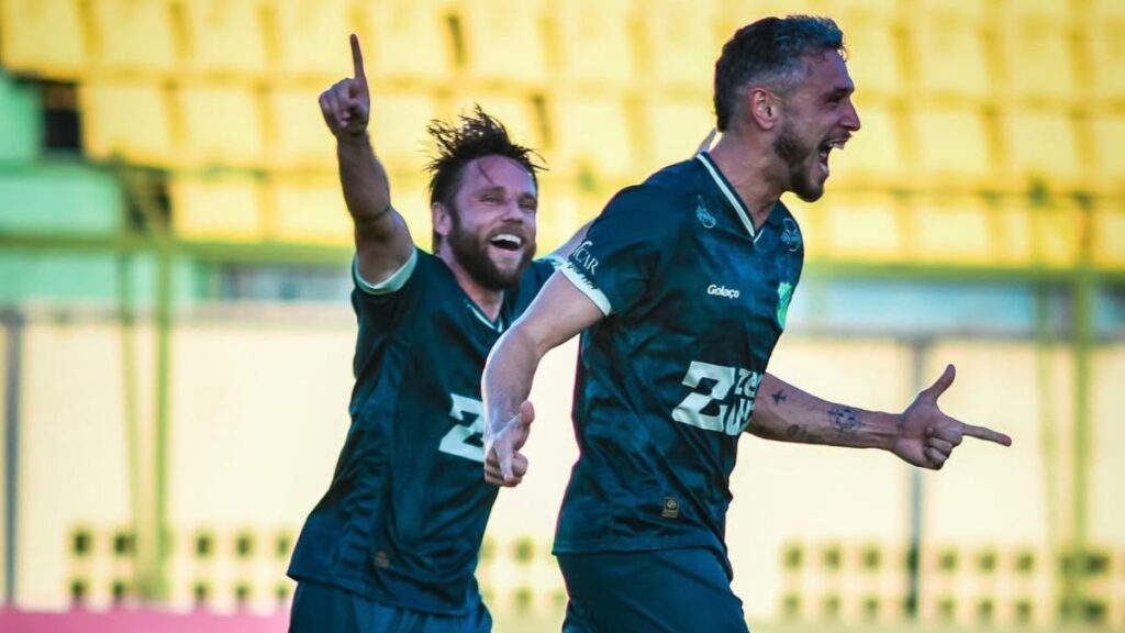 Floresta vence o Tombense