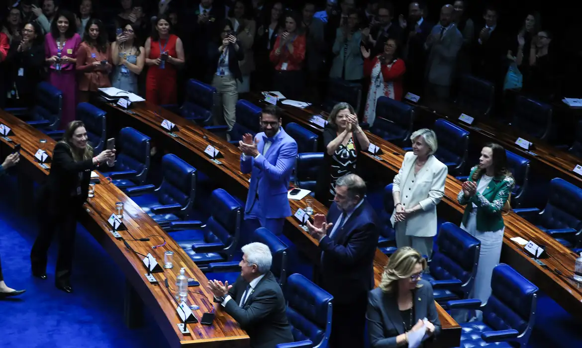 PL contra adultização de crianças