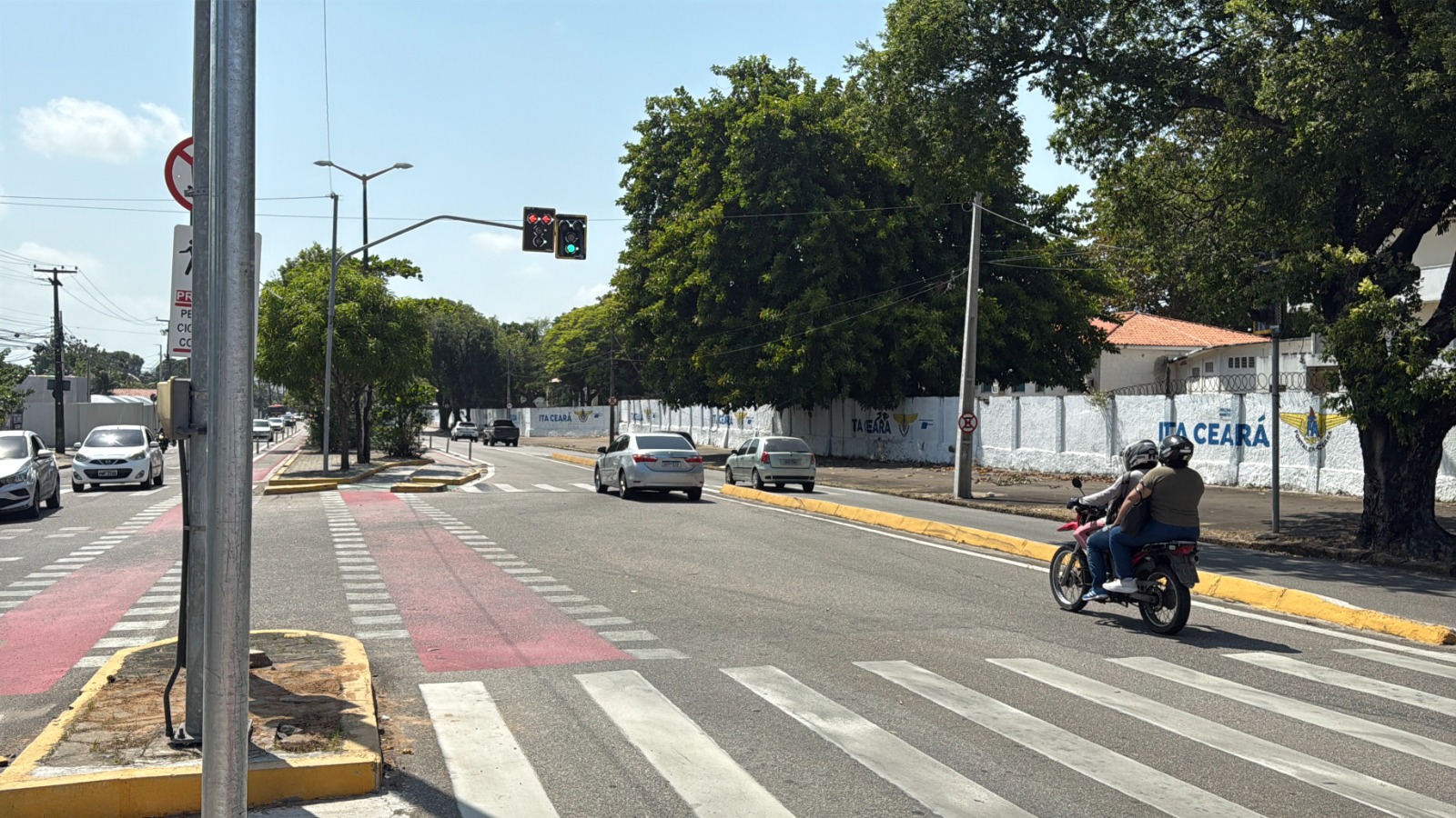 semáforo na Borges de Melo