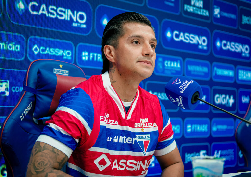 Fortaleza apresenta Yeison Guzmán