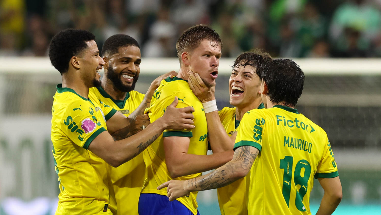 Palmeiras goleia Bragantino