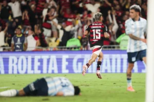 Flamengo vence Racing