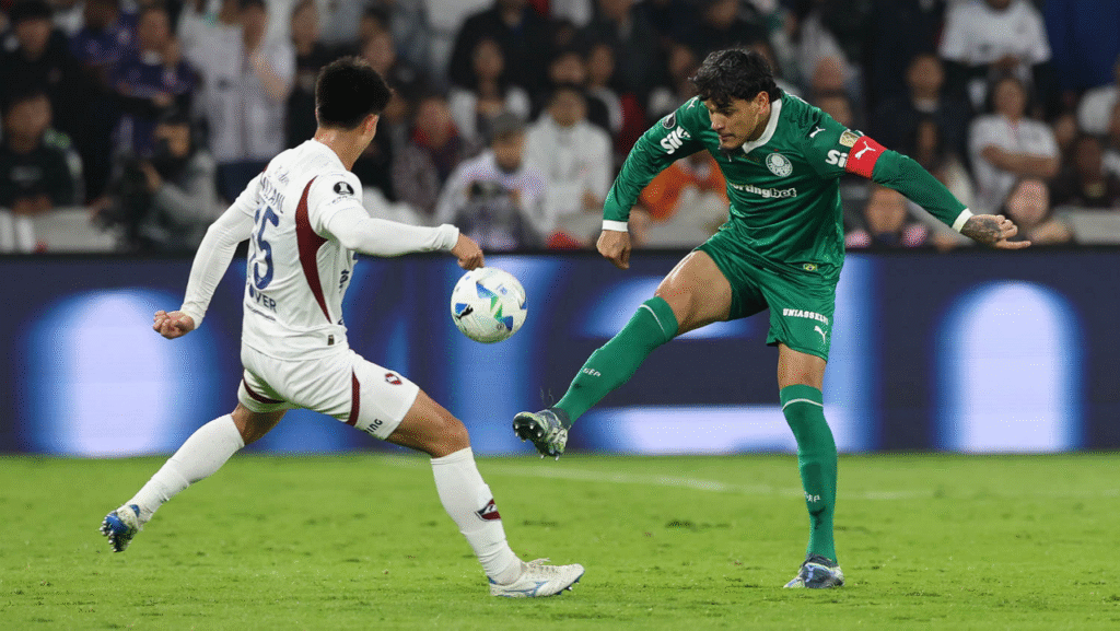 LDU atropela Palmeiras