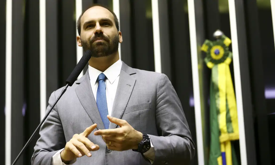 Eduardo Bolsonaro defende anistia