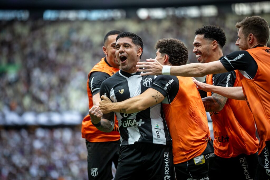Ceará vence Fluminense
