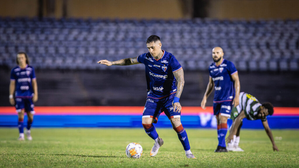 Fortaleza protesta contra arbitragem
