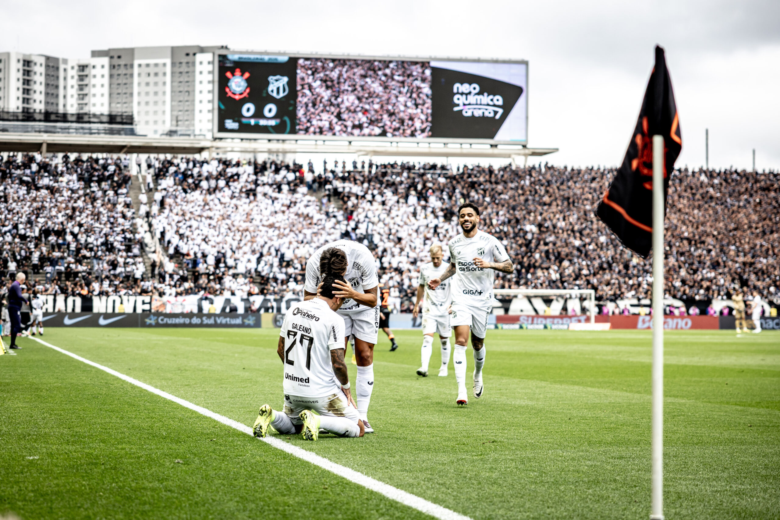 Ceará vence Corinthians